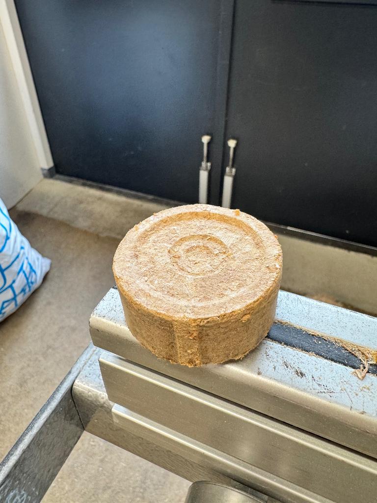 Briketten, Tuin en Terras, Haardhout, Minder dan 3 m³, Ophalen, Overige houtsoorten, Blokken