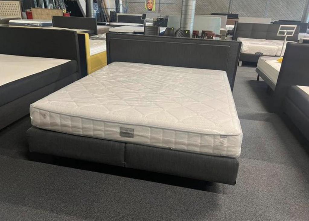 leegverkoop auping boxsprings 80% korting Auping matrassen, Tweepersoons, Ophalen of Verzenden, Zo goed als nieuw, 180 cm