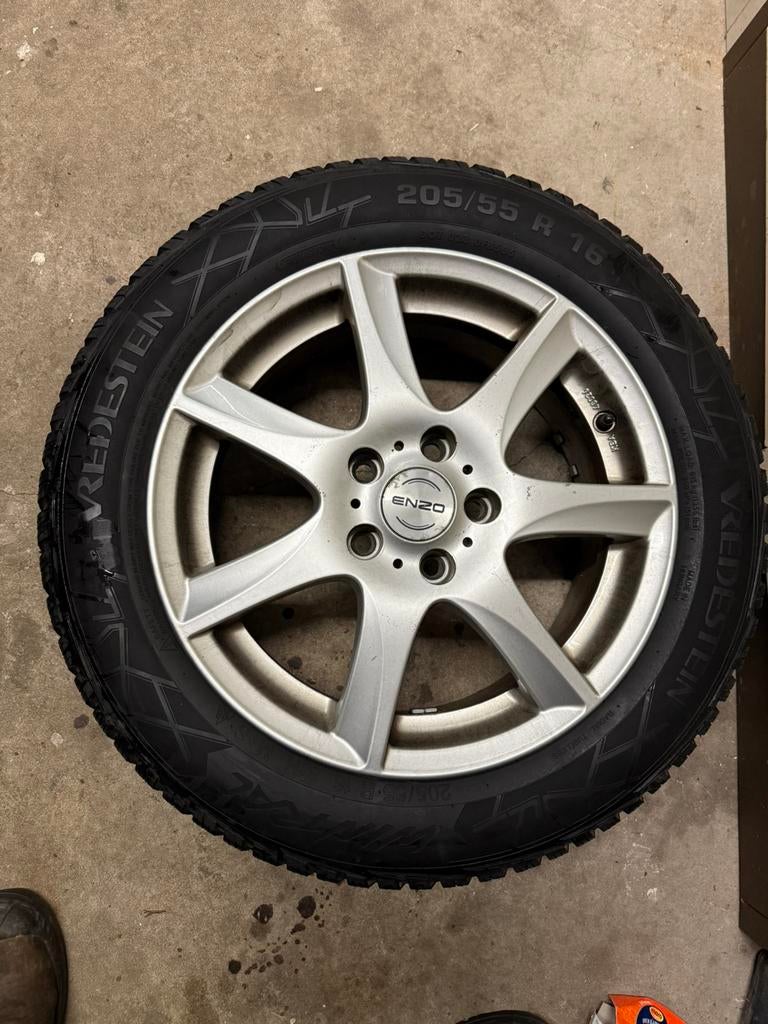 Volvo v40 winterbanden plus velgen, Ophalen of Verzenden
