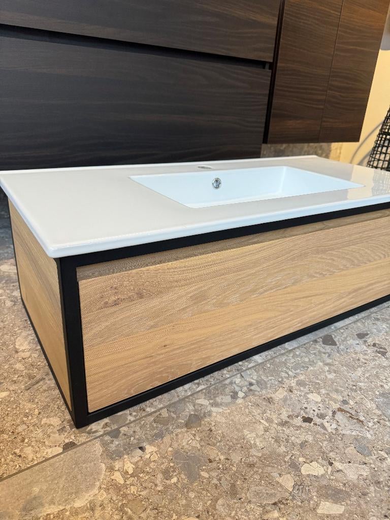 Badmeubel 100 cm massief eiken van €1795 nu €650 NIEUW!, Huis en Inrichting, Badkamer | Badkamermeubels, Ophalen, Nieuw, 50 tot 100 cm