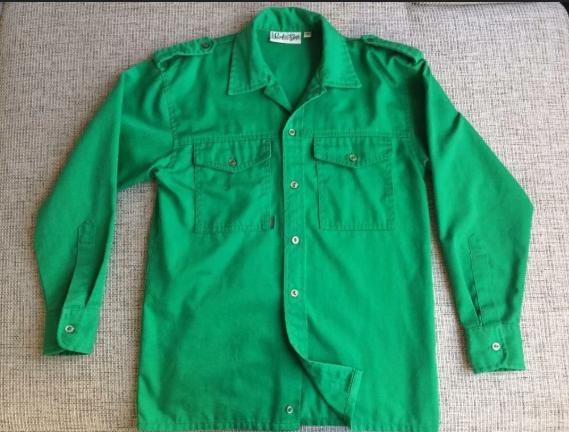 GEZOCHT: Oud model welpen Blouse, Verzamelen, Scouting, Ophalen of Verzenden, Nieuw, Kleding