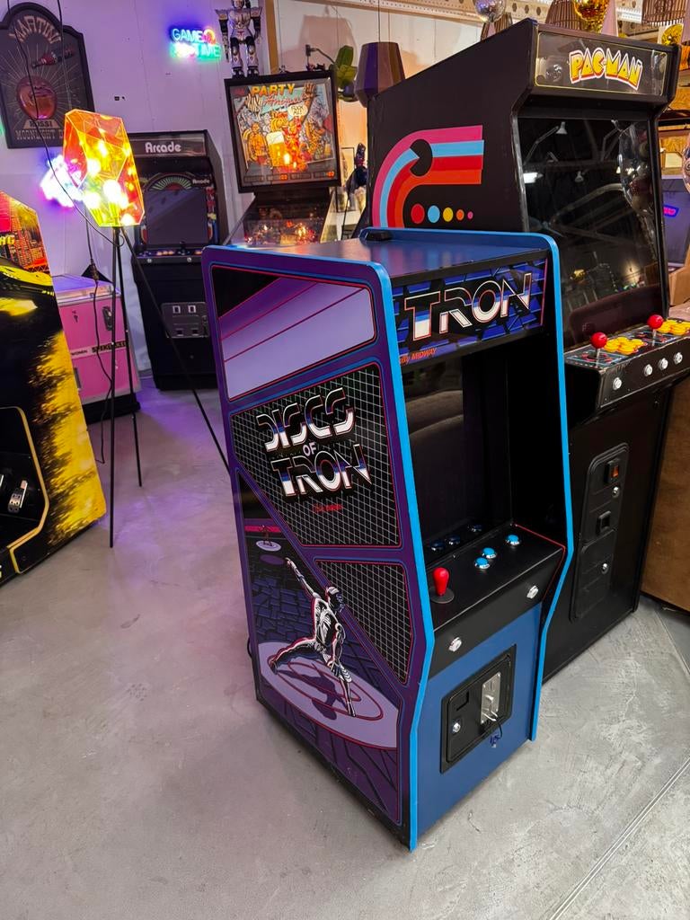 Bally midway arcade automaat, Ophalen, Spektakel, Info@spektakelwonen.nl, Zo goed als nieuw