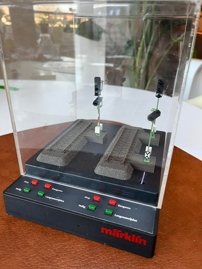 Marklin winkel vitrine, Hobby en Vrije tijd, Modeltreinen | H0, Zo goed als nieuw, Wagon, Wisselstroom, Märklin, Ophalen of Verzenden