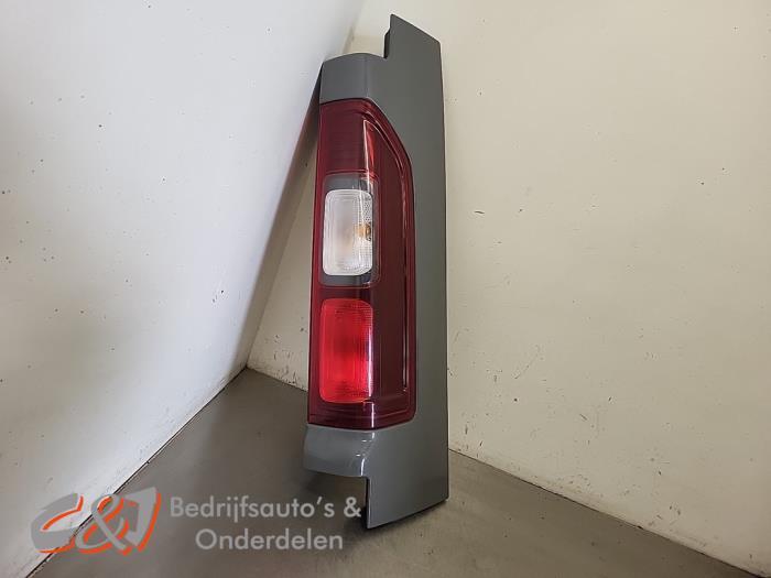 Achterlicht rechts van een Renault Trafic, Gebruikt, -, Renault, -