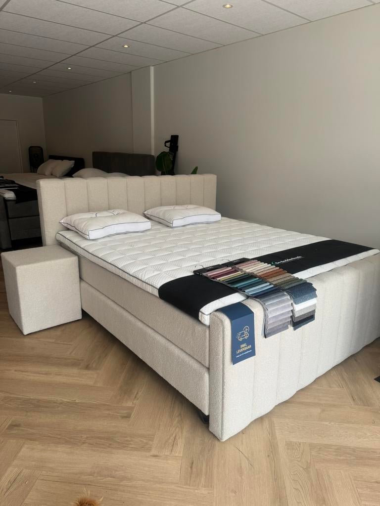 Boxspring 180 200 teddy beige bed matras en topper, Beige, Ophalen of Verzenden, 180 cm, 200 cm