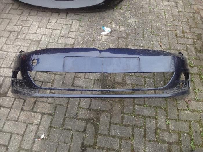 Voorbumper van een Volkswagen Golf, Gebruikt, -, -, Bumper