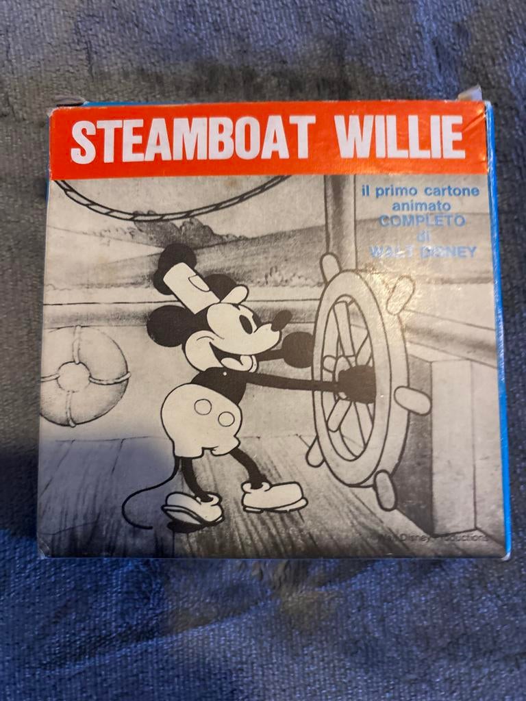 Mickey Mouse ‘Steamboat Willie’ Super 8mm + Boek, Boeken, Film, Tv en Media, Ophalen of Verzenden, Zo goed als nieuw, Film- of Tv-bewerking