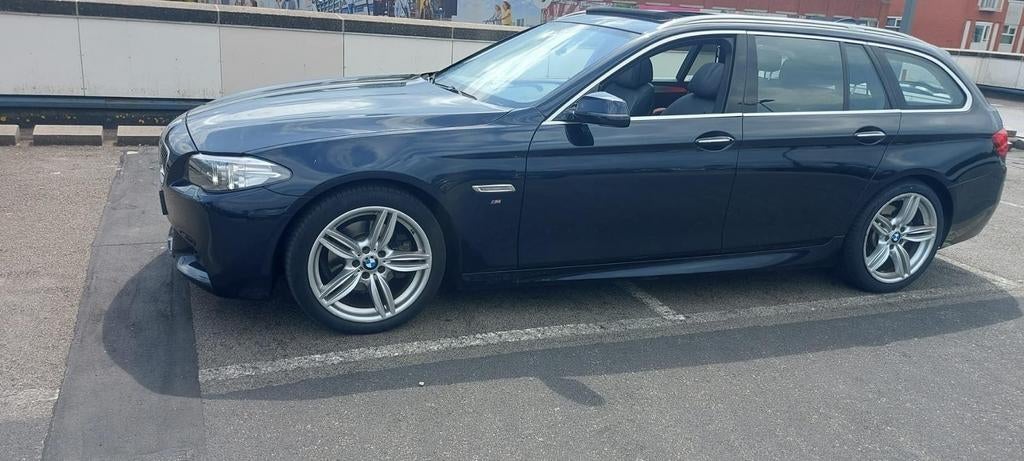 BMW 5-Serie 520I 135KW Touring Aut8 2017 Zwart, 4 cilinders, 2000 kg, Zwart, Origineel Nederlands