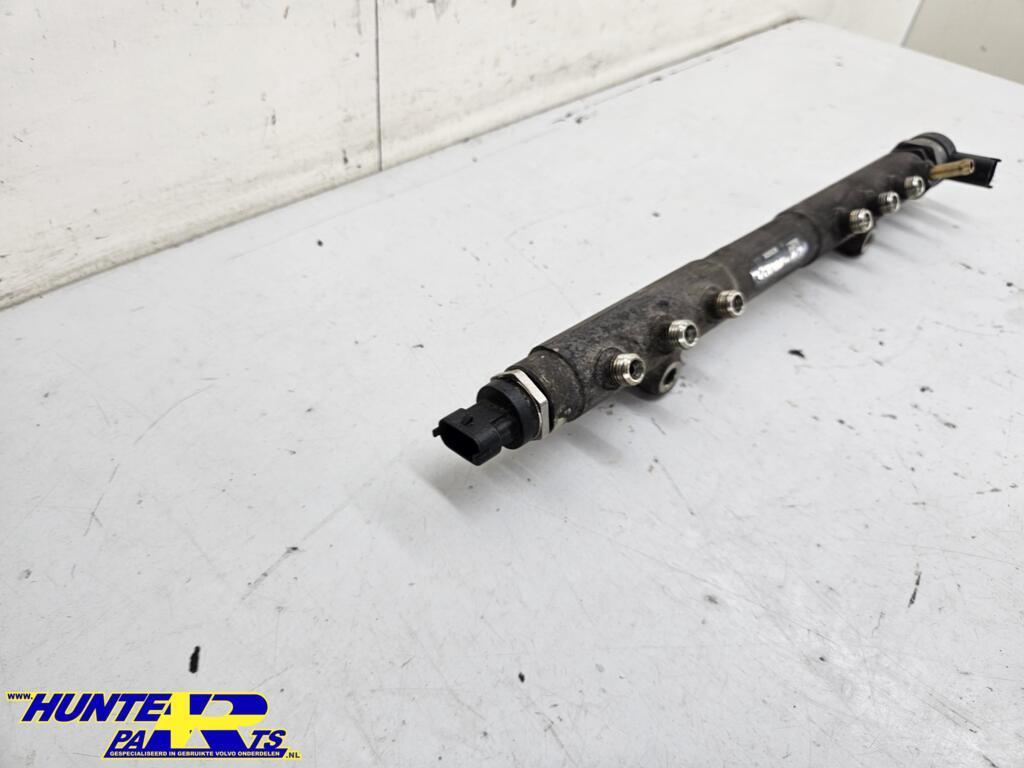 Galerij-injectie Volvo V70/XC90/V50 II ('00-'08) 30757146, Gebruikt, Ophalen of Verzenden, Volvo, Volvo