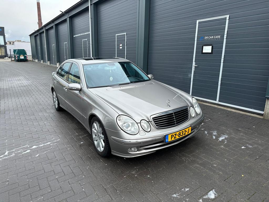 Mercedes-Benz E-Klasse 5.0 E500 Sedan AUT 2002 Grijs, Auto's, Mercedes-Benz, Particulier, E-Klasse, Benzine, F, Sedan, Automaat