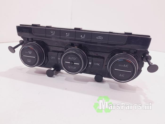 Kachel Bedieningspaneel van een Volkswagen Golf, Gebruikt, -, Volkswagen, -