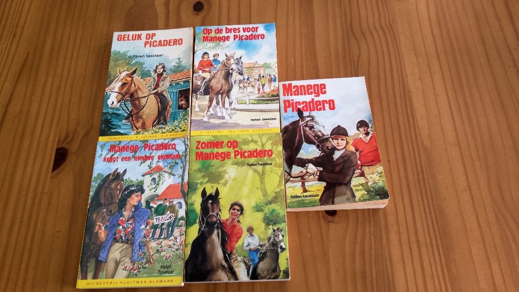 Heleen Taselaar, Manege Picadero 5x, Ophalen of Verzenden, Zo goed als nieuw, Helen Taselaar