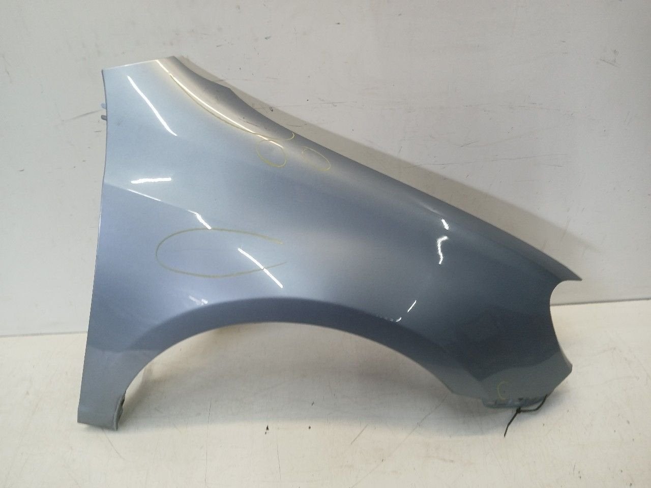 Spatbord rechts voor Volkswagen Golf, Auto-onderdelen, Onderdelen@venauto.nl, Van der Ven Autorecycling B.V., Gebruikt, Ettenseweg 76, 4706 PB Roosendaal, The Netherlands