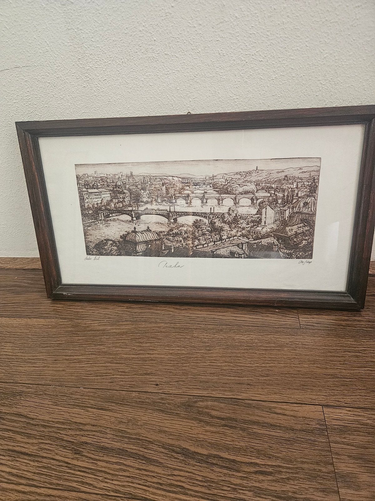 Ingelijste Ets van Praag - Stadsgezicht met Bruggen, Stadsgezicht, 1950 - 1999, Ets, Gesigneerd