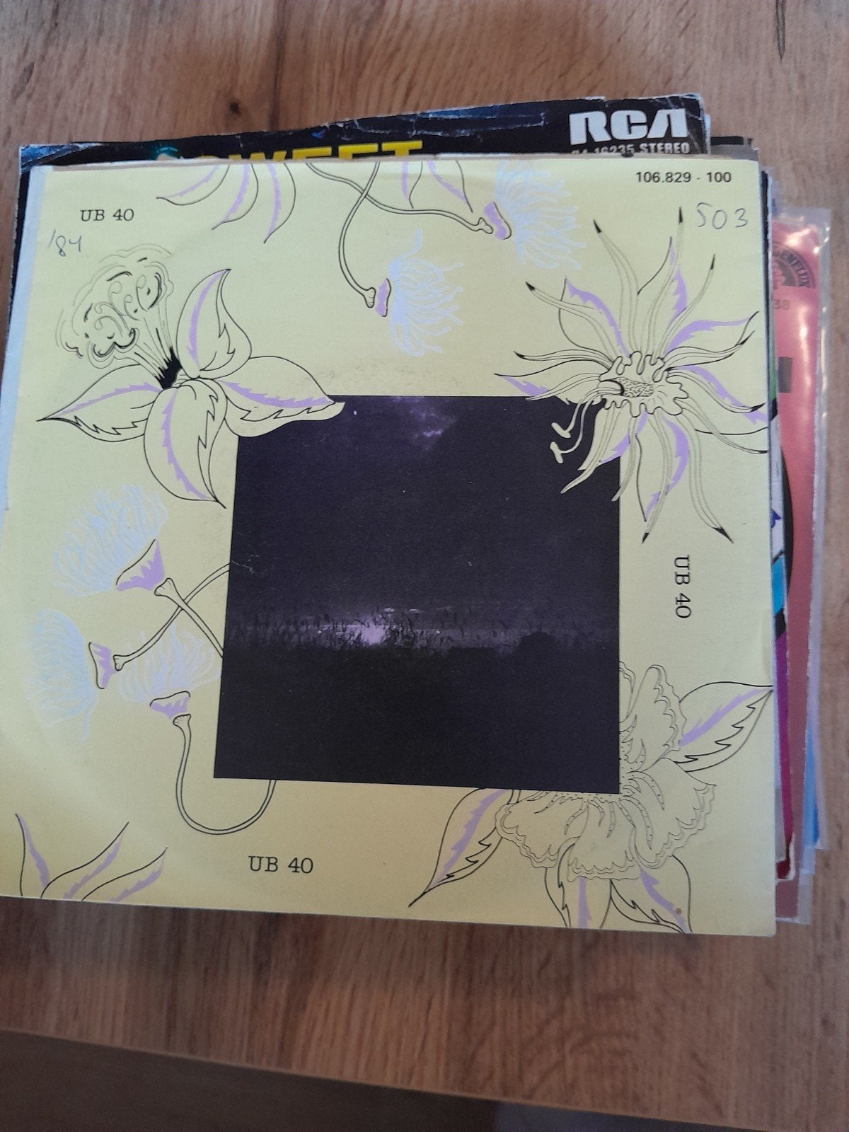 UB40 7 inch lf lt happens again, Ophalen of Verzenden, Zo goed als nieuw, Pop