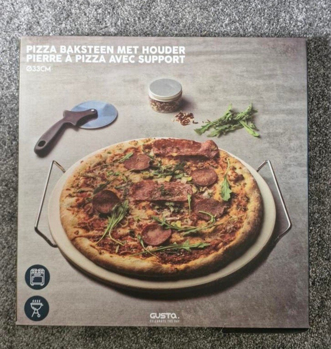 Gusta Pizzasteen met houder Ø33cm - Nieuw in doos, Beige, Overige typen, Nieuw, Gusta