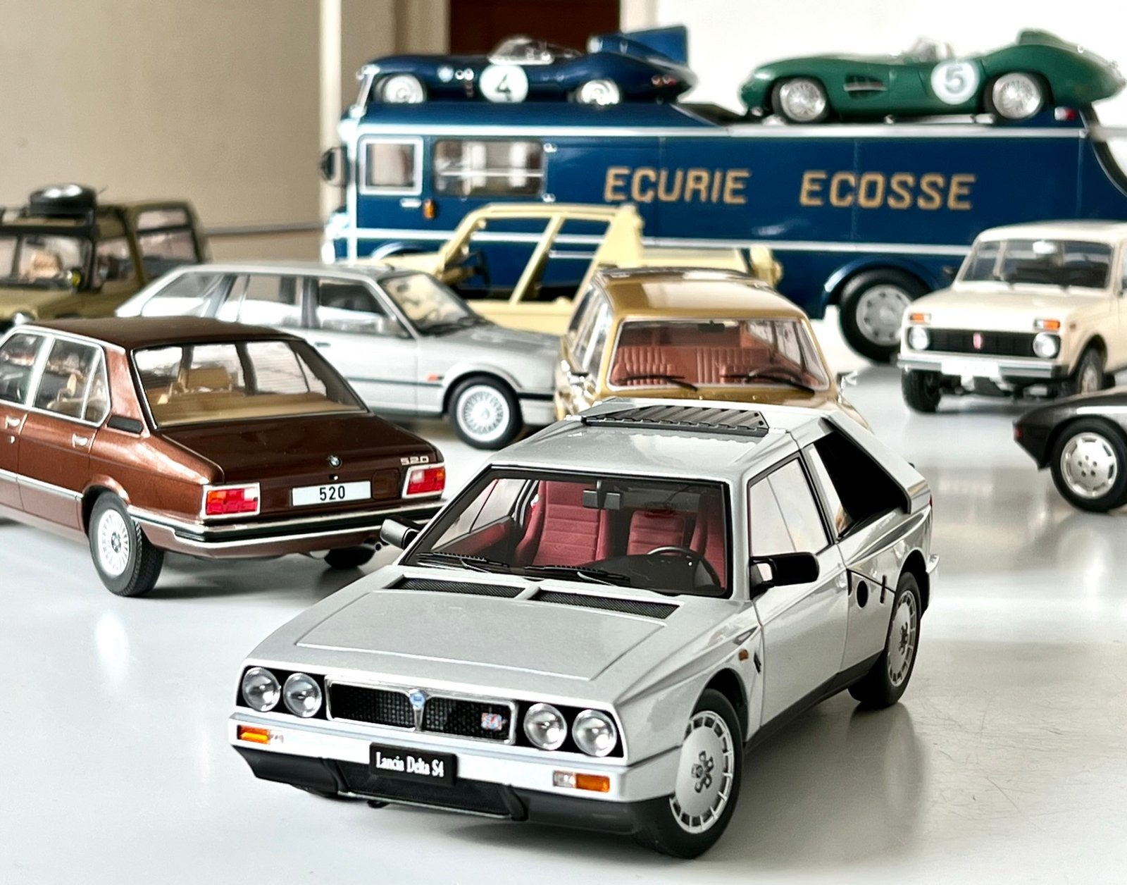 AutoArt Signature Lancia Delta S4 (zilver), Ophalen, Zo goed als nieuw, Autoart