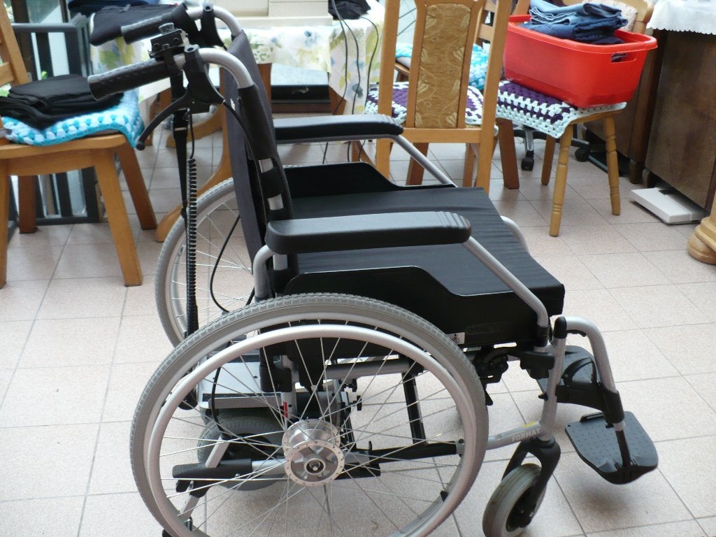 rolstoel met duwhulp, Ophalen, Inklapbaar, Zo goed als nieuw, Duwrolstoel