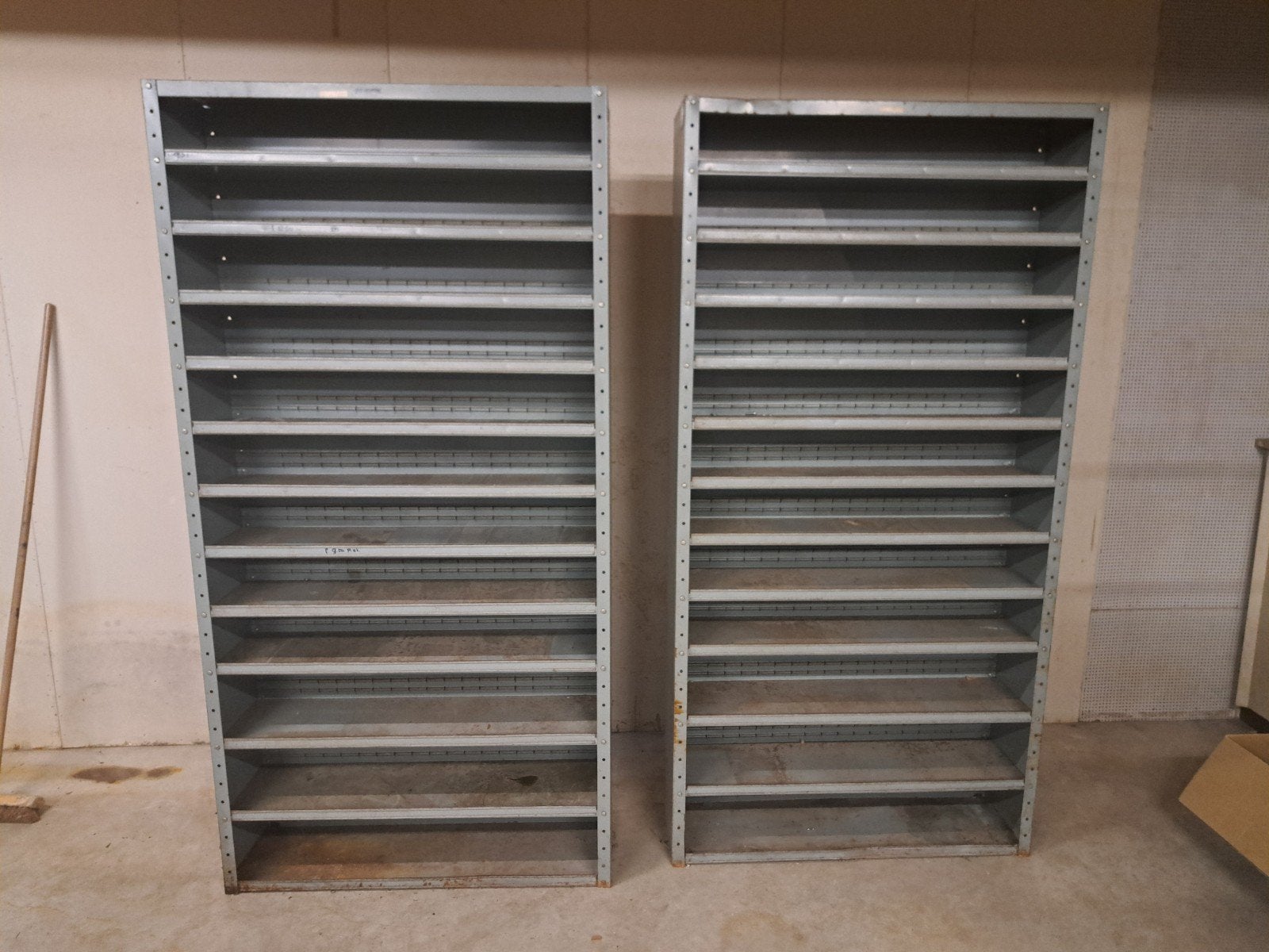 vakkenkast. magazijn kasten., Ophalen, Gebruikt, Minder dan 30 cm, Overige typen