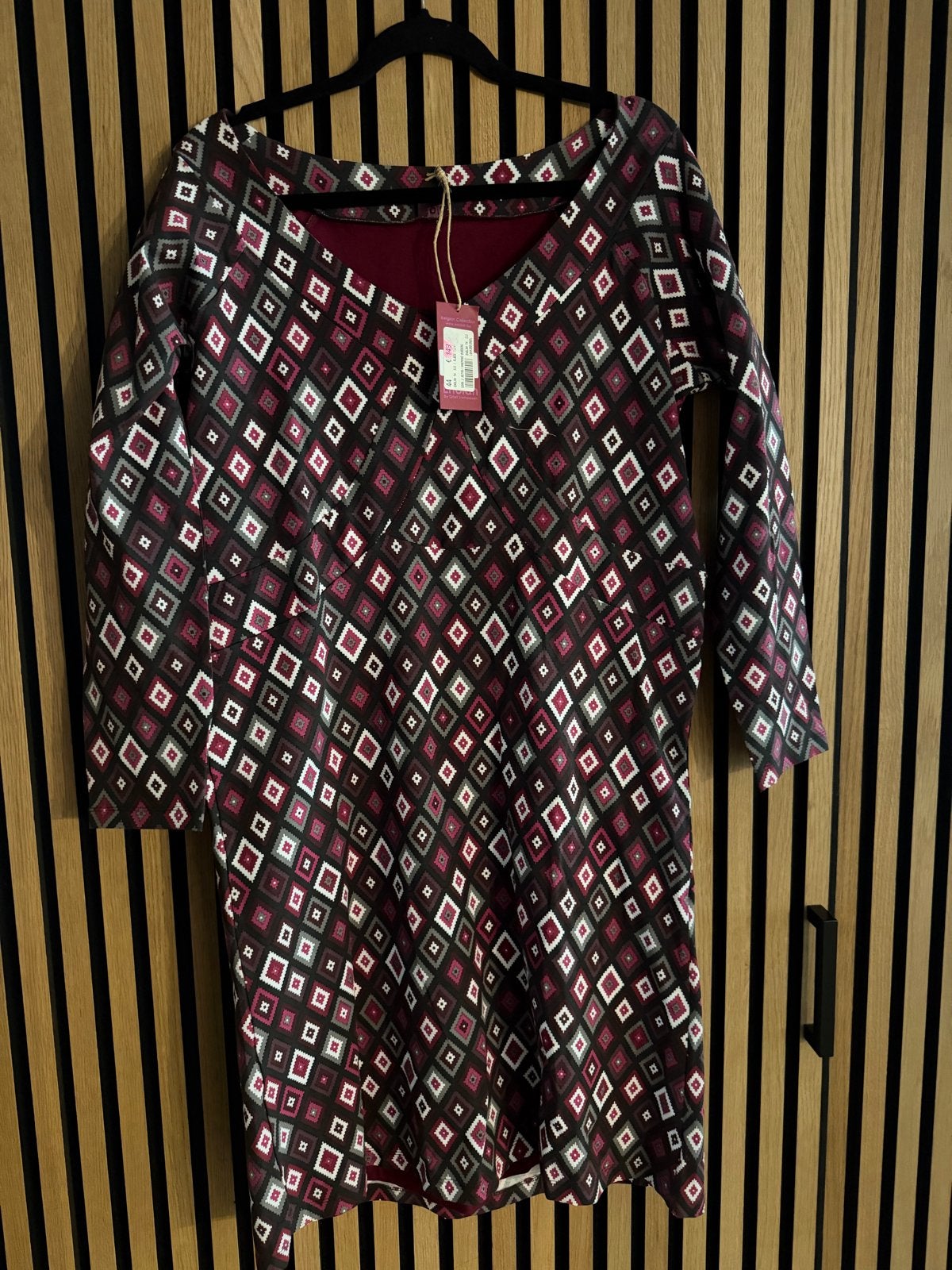 Enolah jurk met geometrisch patroon, maat 44, Verzenden, Maat 42/44 (L), Nieuw, Knielengte