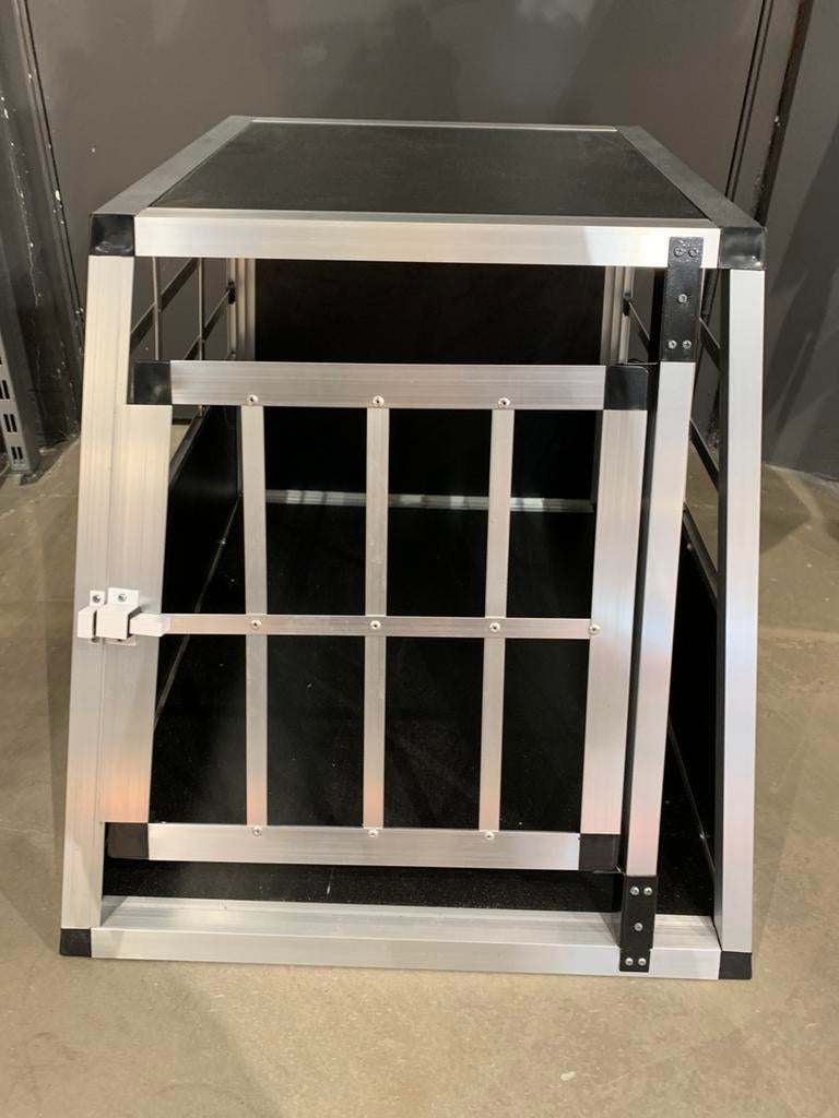 Honden bench maat M voor 5 tot 15kg, Ophalen, Zo goed als nieuw