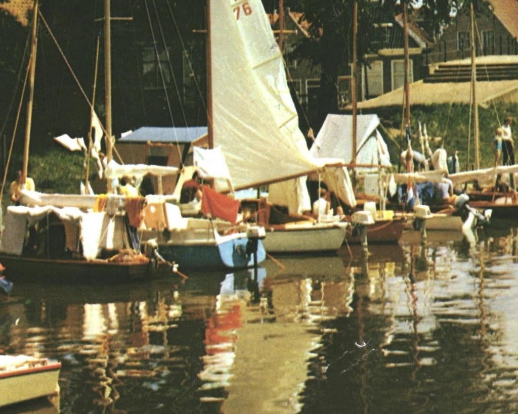 18237 Sloten Friesland 1974 Gezicht op molen Gelopen, Ophalen of Verzenden, 1960 tot 1980, Gelopen, Friesland