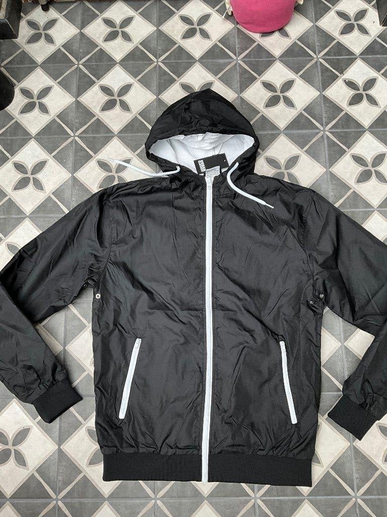 "Contrast Windbreaker" zwart van Urban Classics Maat M, "Contrast Windbreaker" zwart van Urban Classics Maat M, Maat 48/50 (M)