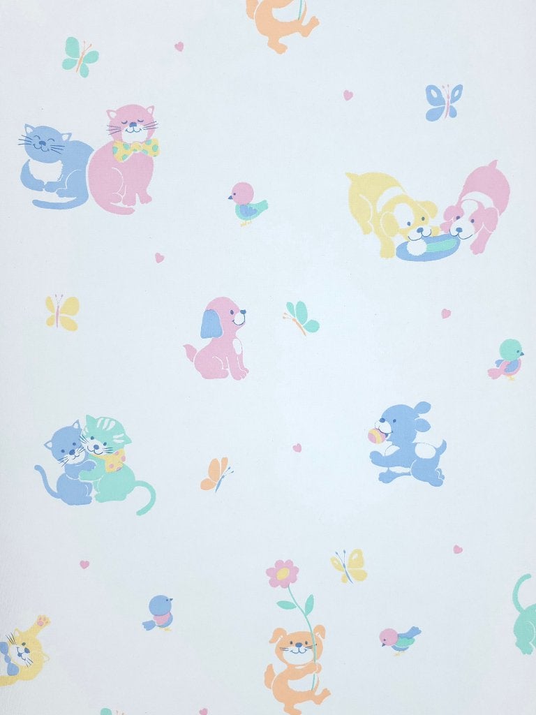 5546 Kinderbehang poesjes hondjes vlinders pastel wit swiet, Ophalen of Verzenden, Roze
