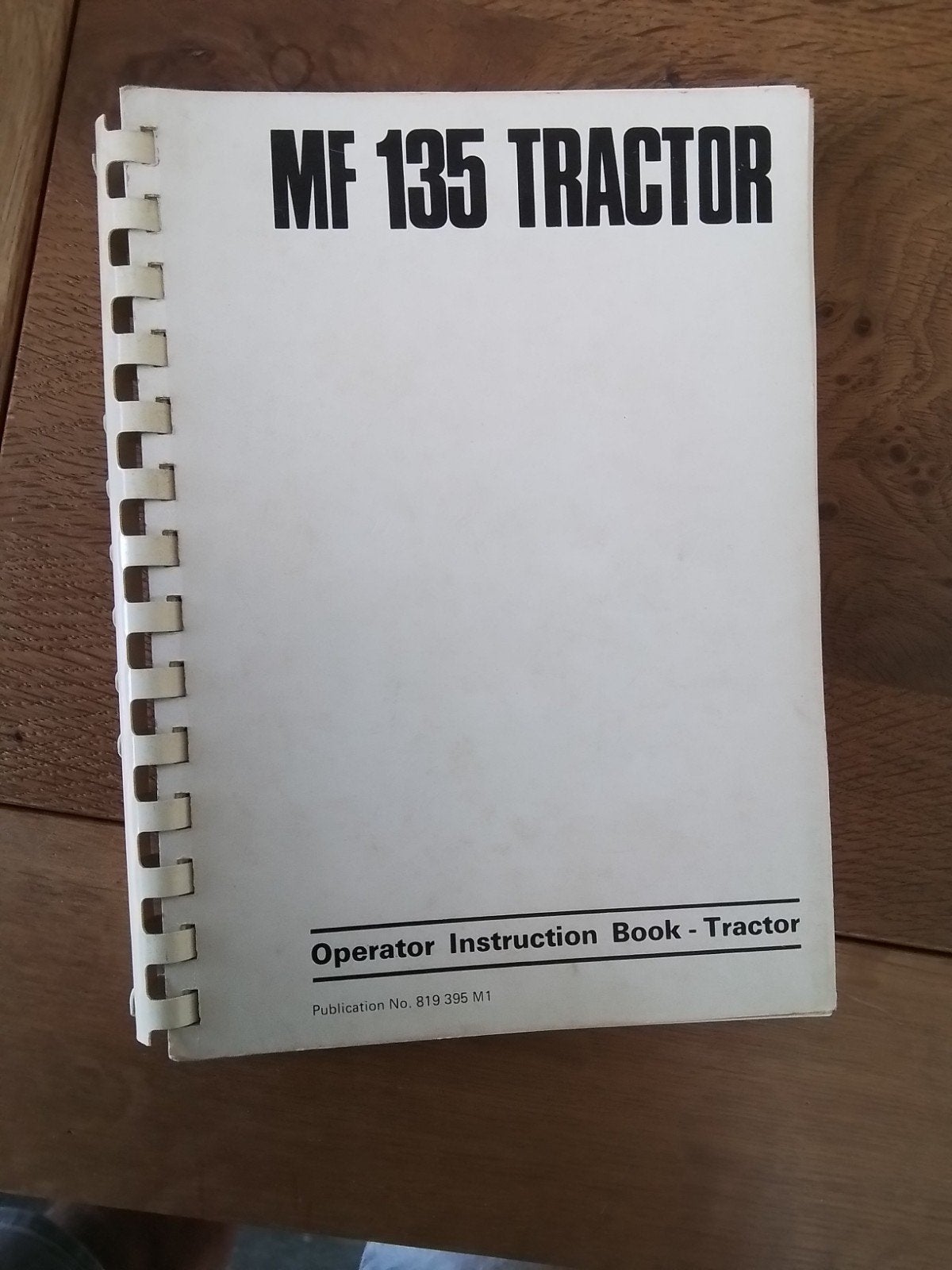 MF 135 tractor , handleiding 1977, Ophalen of Verzenden