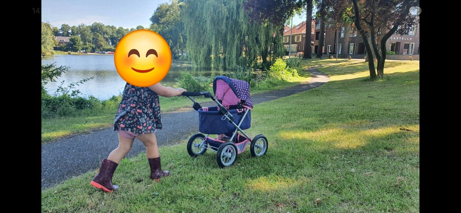 Poppenwagen, poppen draagzak en poppenbed, Ophalen, Zo goed als nieuw, Babypop