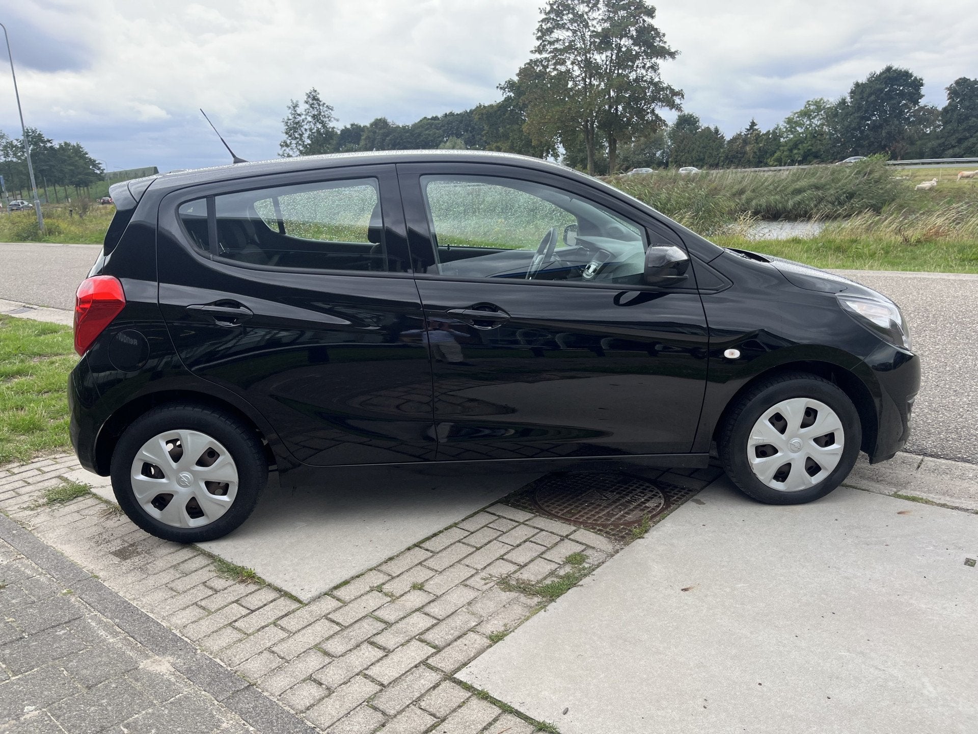 Foto 11 van Opel KARL 1.0 ecoFLEX Edition / Airco / Cruise / Bleutooh /
