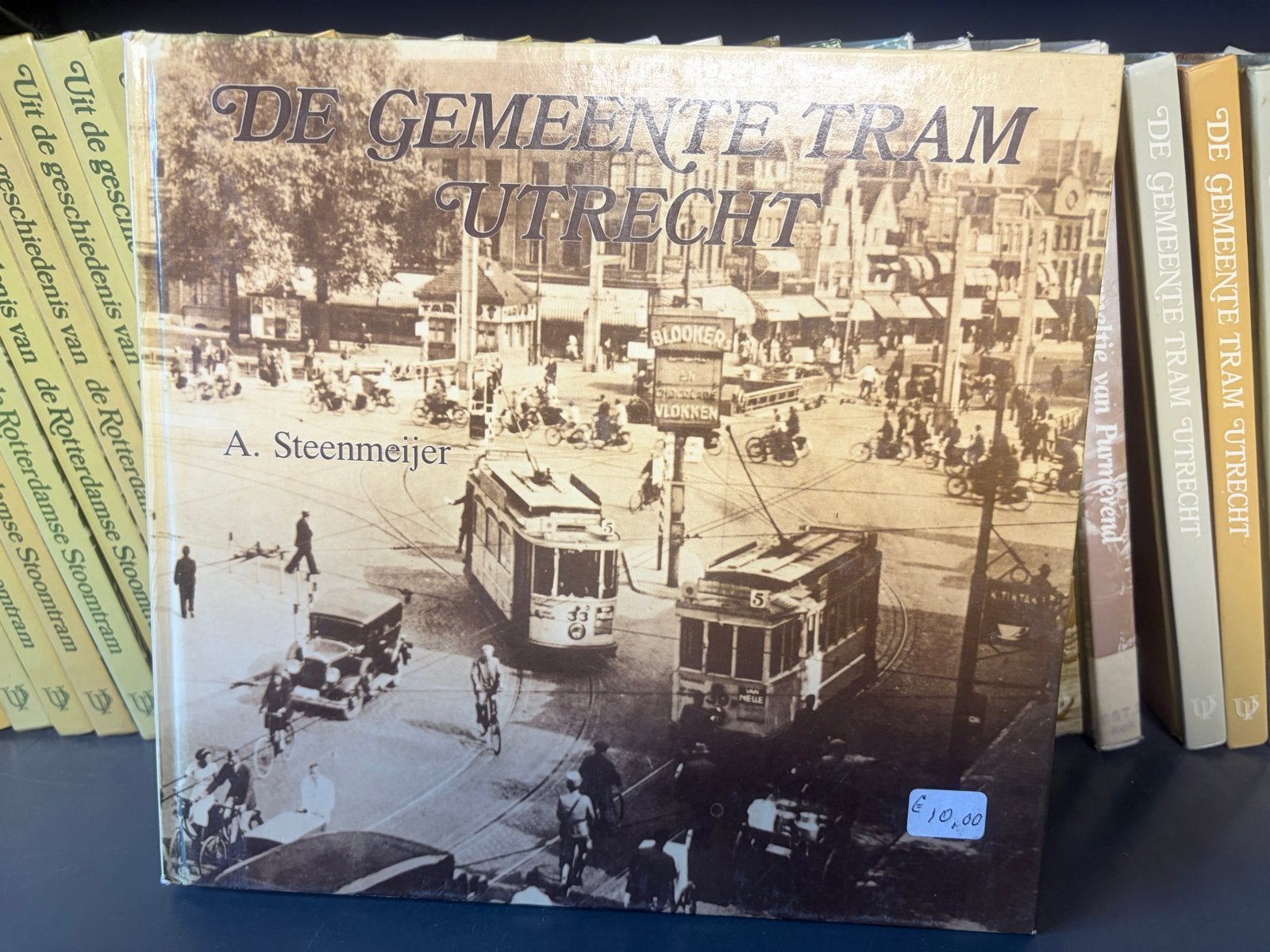 De Gemeente Tram Utrecht - A. Steenmeijer, Boeken, Ophalen of Verzenden, Gelezen, Tram
