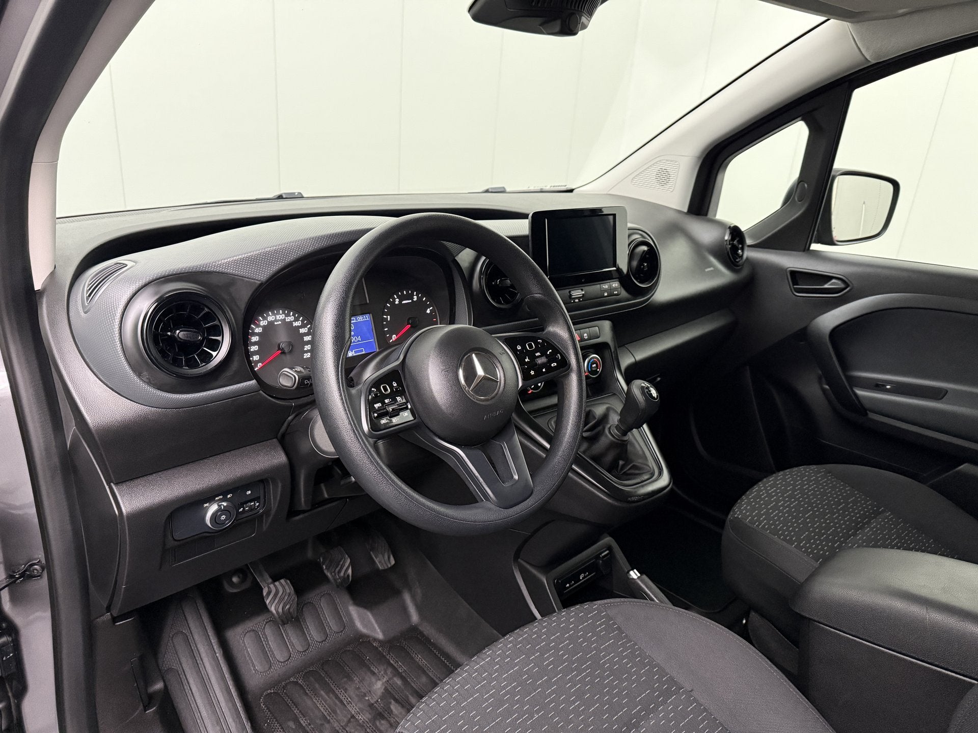 Mercedes-Benz Citan 112CDI Pro | Multimedia | Trekhaak | Air, Voorwielaandrijving, Stof, Gebruikt, 4 cilinders
