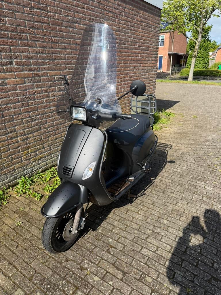 Agm VX 50 - Senzo, mat zwart, windscherm, beugels, snor, Zo goed als nieuw, Benzine, Ophalen, Overige merken