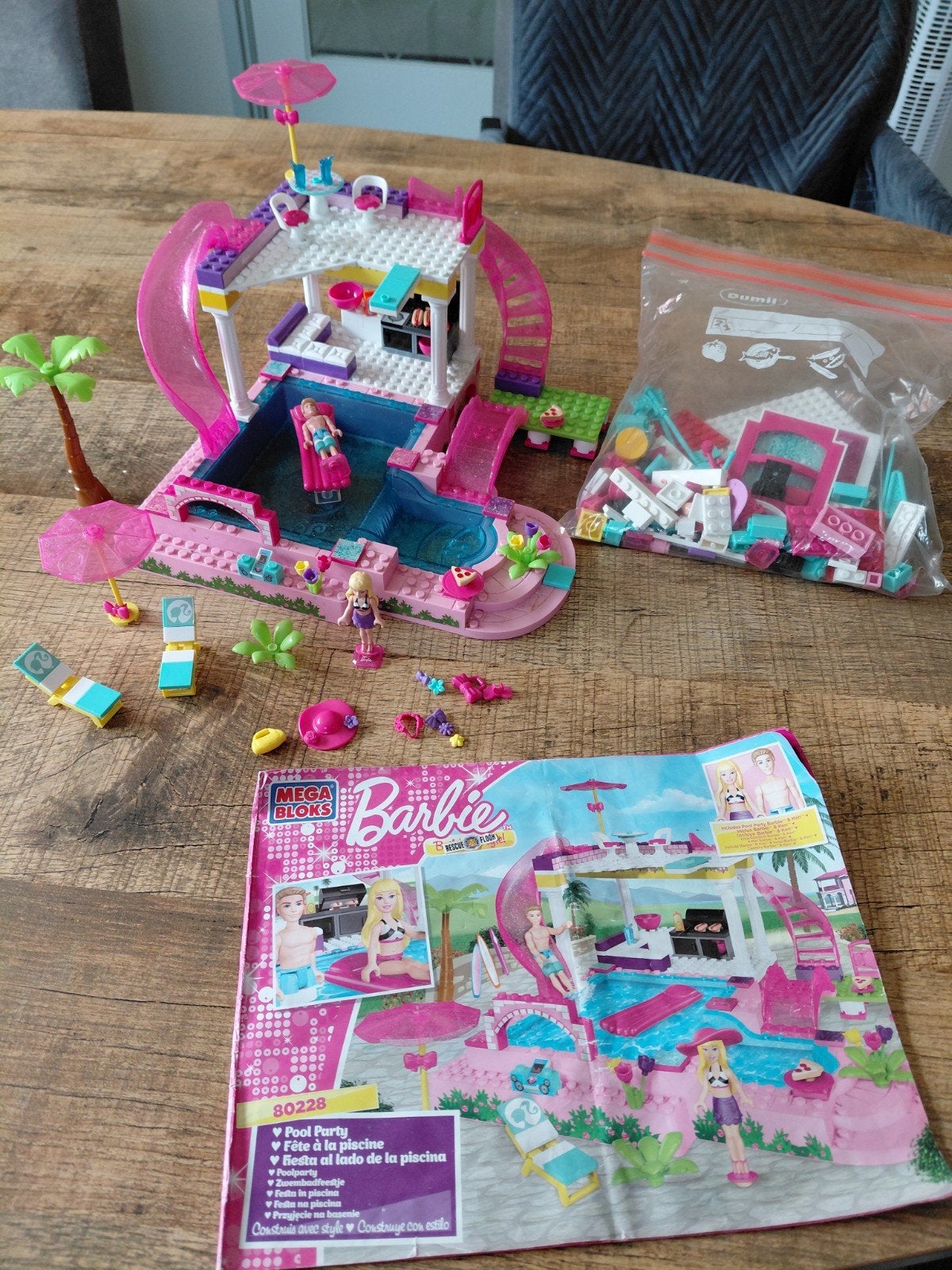 Mega Bloks Barbie Pool Party Speelset, Ophalen of Verzenden, Zo goed als nieuw, Megabloks