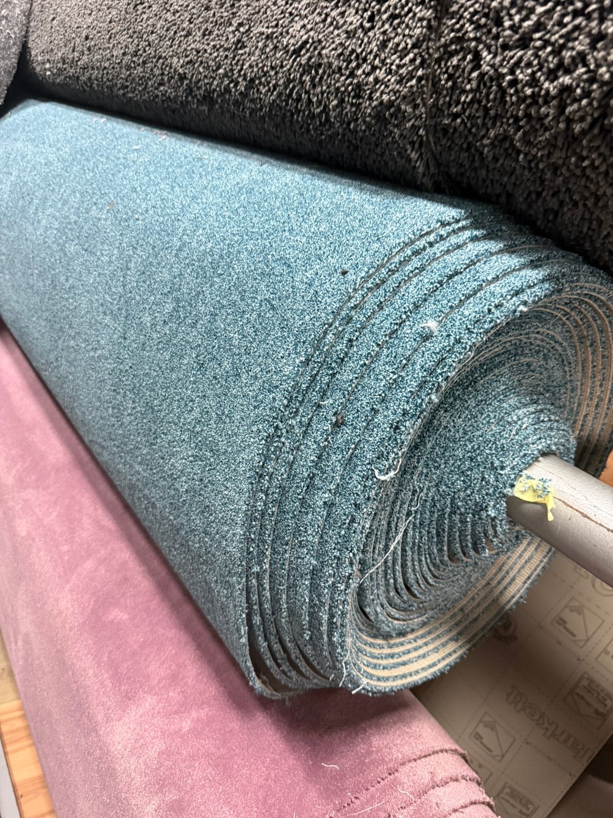 direct meenemen diverse soorten en kwaliteiten blauw tapijt, Huis en Inrichting, Ophalen, Nieuw