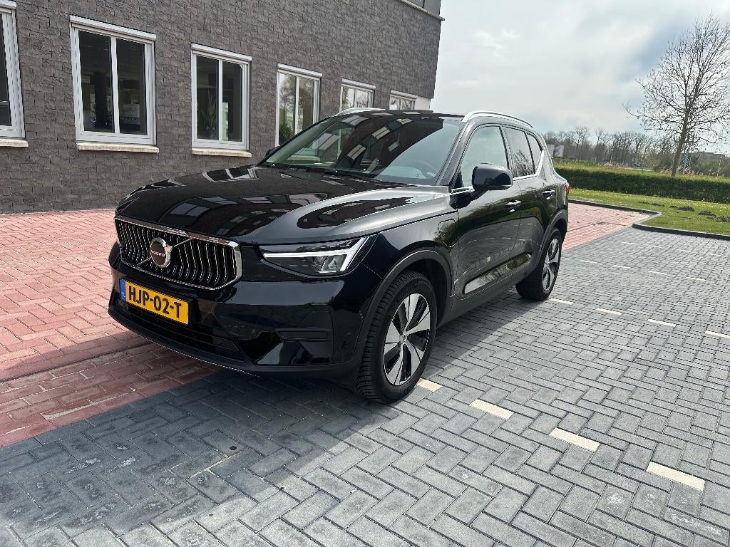 Volvo XC40 1.5 T4 Plug-in 2022 Facelift 211pk Stoelverw CC, 1800 kg, Euro 6, 1712 kg, Zwart