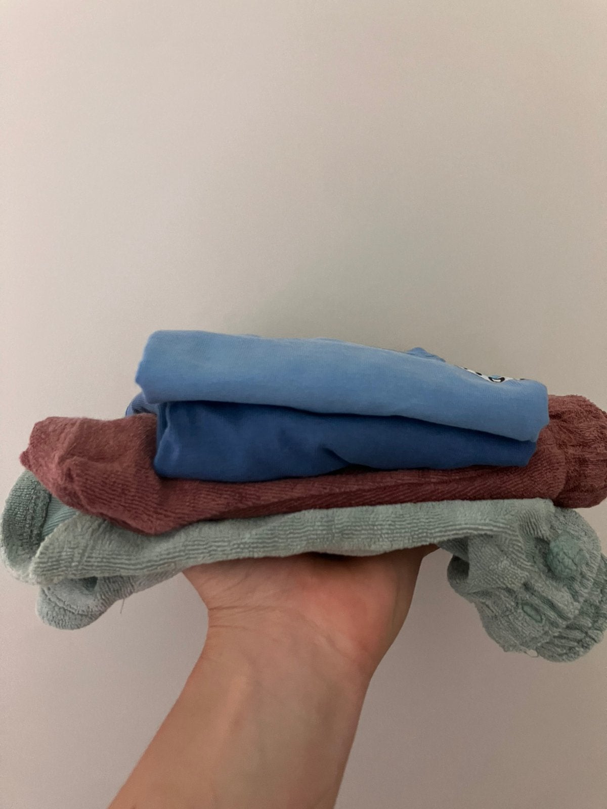2 korte broeken en 2 t-shirt van de Zara maat 98, Ophalen of Verzenden, Gebruikt, Jongen, Broek