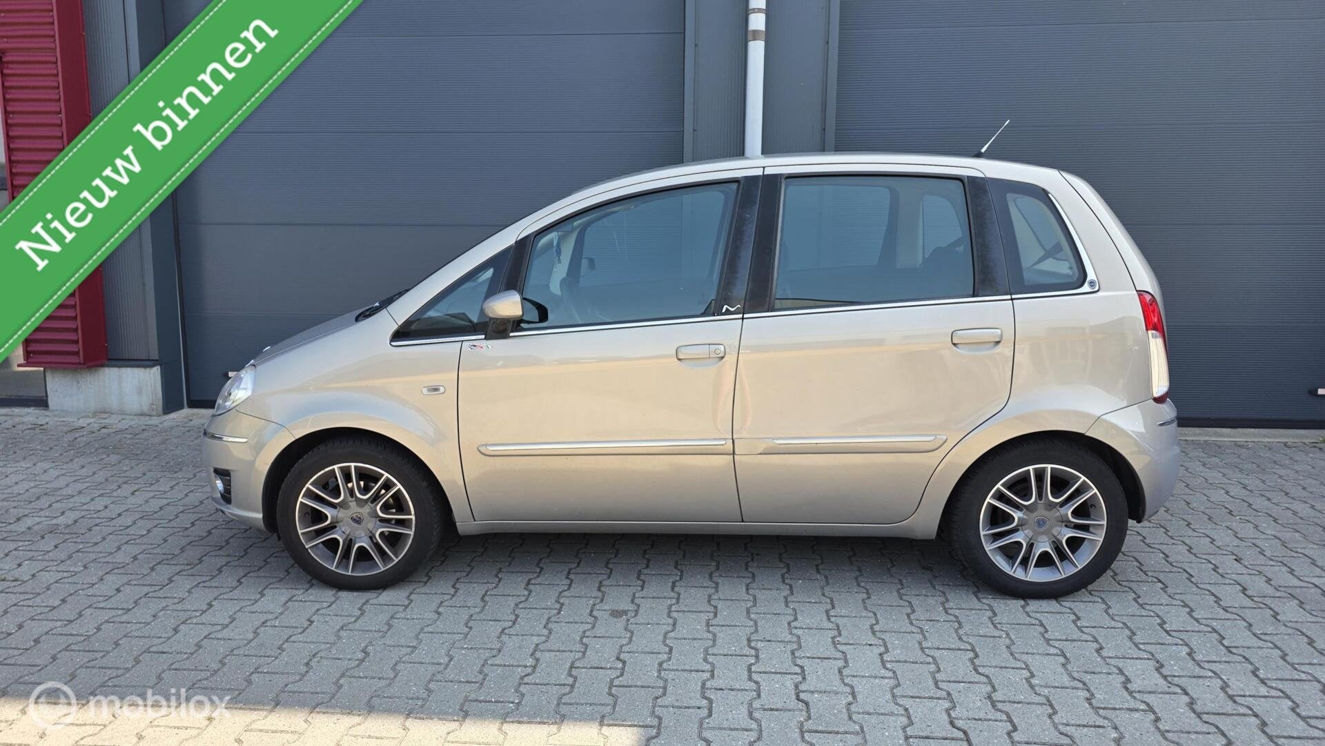 Lancia Musa 1.4-16V Platino+ /Vaste meeneemprijs /Nwe APK, Auto's, Voorwielaandrijving, 15 km/l, Gebruikt, Met garantie (alle)