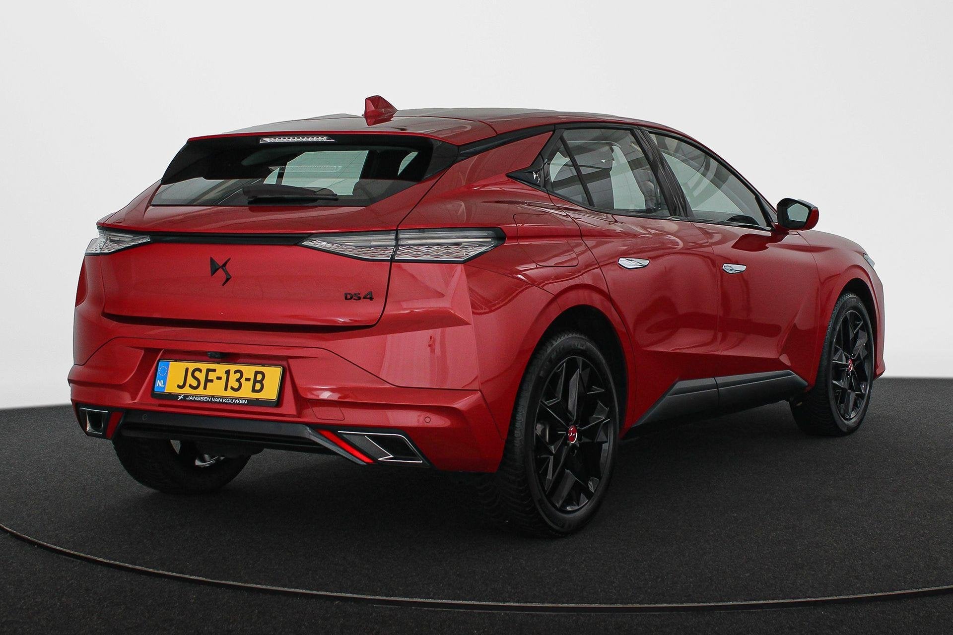 DS 4 1.2 PureTech Performance Line Automaat Stoel-Stuurverwa, Auto's, DS, Gebruikt, 1199 cc, 1100 kg, Geïmporteerd