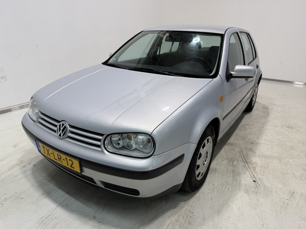 Volkswagen Golf 1.6 Trendline (bj 1998), Auto's, Volkswagen, Bedrijf, Handgeschakeld, Zilver of Grijs