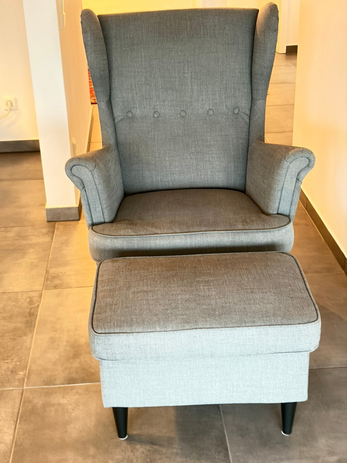 2 x Fauteuils met voetenbank/hokker, Ophalen, 75 tot 100 cm, Zo goed als nieuw, Stof
