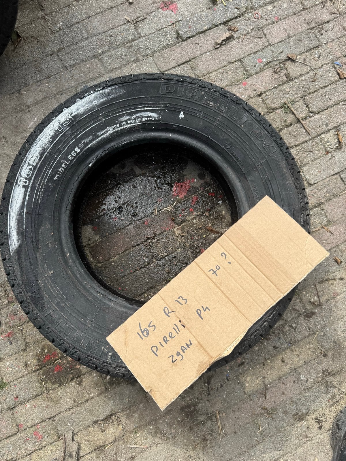 Pirelli P4 165 R13 ZGAN band, Ophalen
