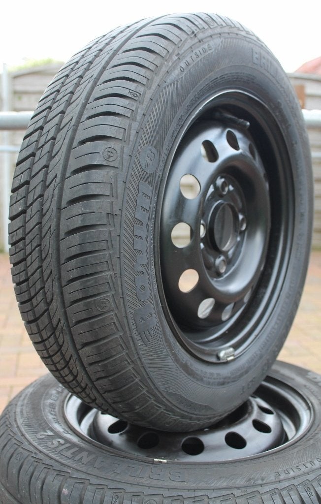 4 zomerbanden 7mm op 4x108 13 inch velgen Ford Escort Mazda, Ophalen, Gebruikt, 13 inch, Band(en)