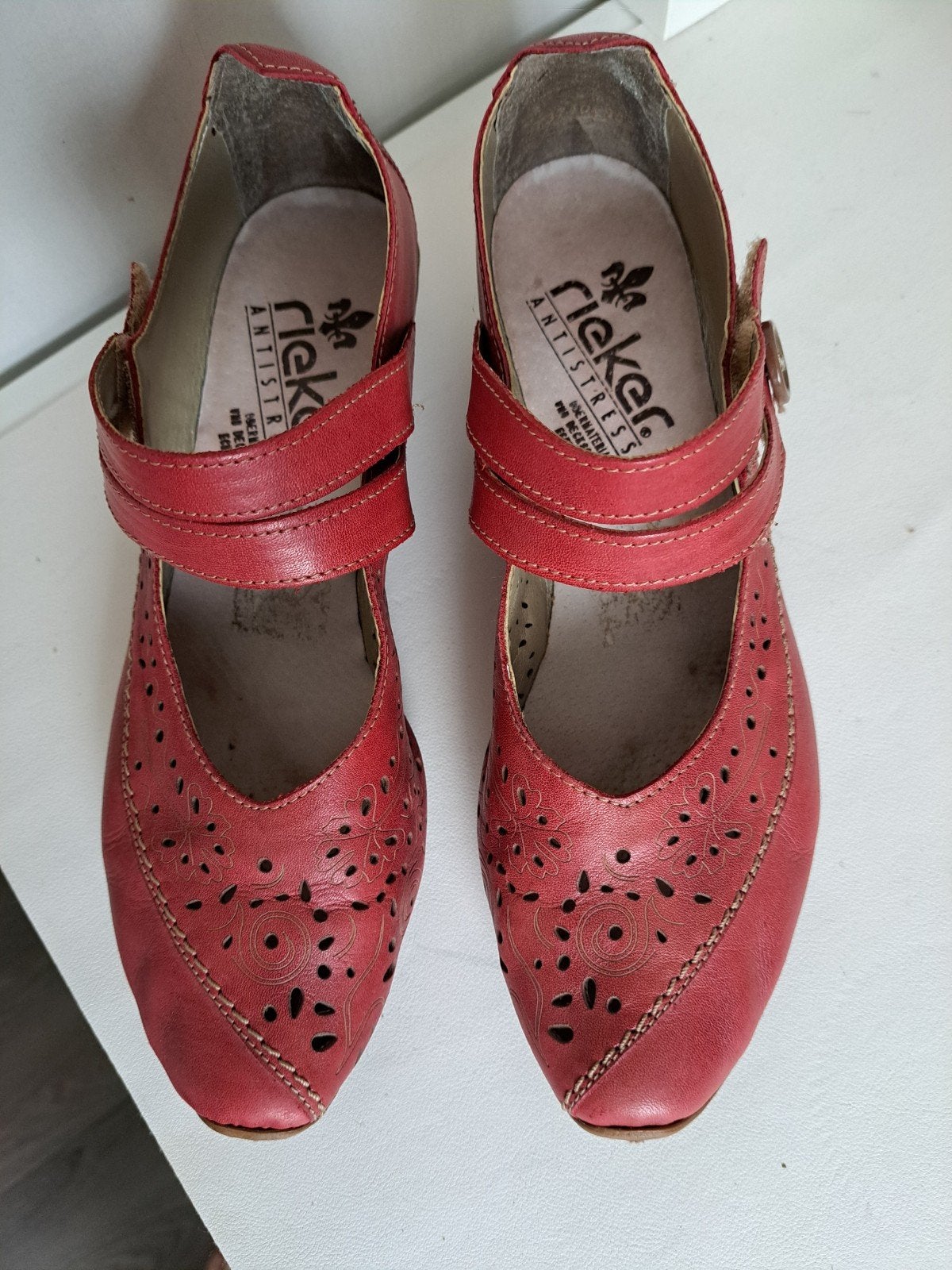 RIEKER damesschoen rood mt 40, Ophalen, Schoenen met lage hakken, Zo goed als nieuw, Rood
