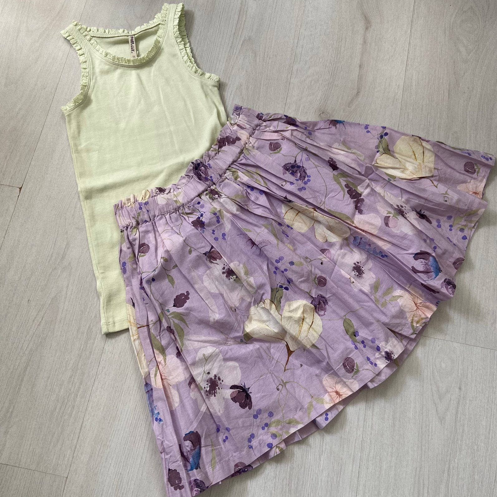 POMPdeLUX set NIEUW groene top + lila gebloemde rok, Kinderen en Baby's, Kinderkleding | Maat 146, Verzenden, Nieuw, Meisje, Setje