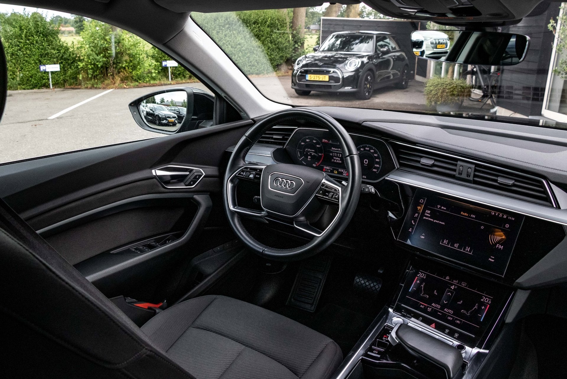 Audi E-tron E-tron 50 quattro Launch edition 71 kWh Soh 84%, Automaat, Stof, Zwart, 71 kWh