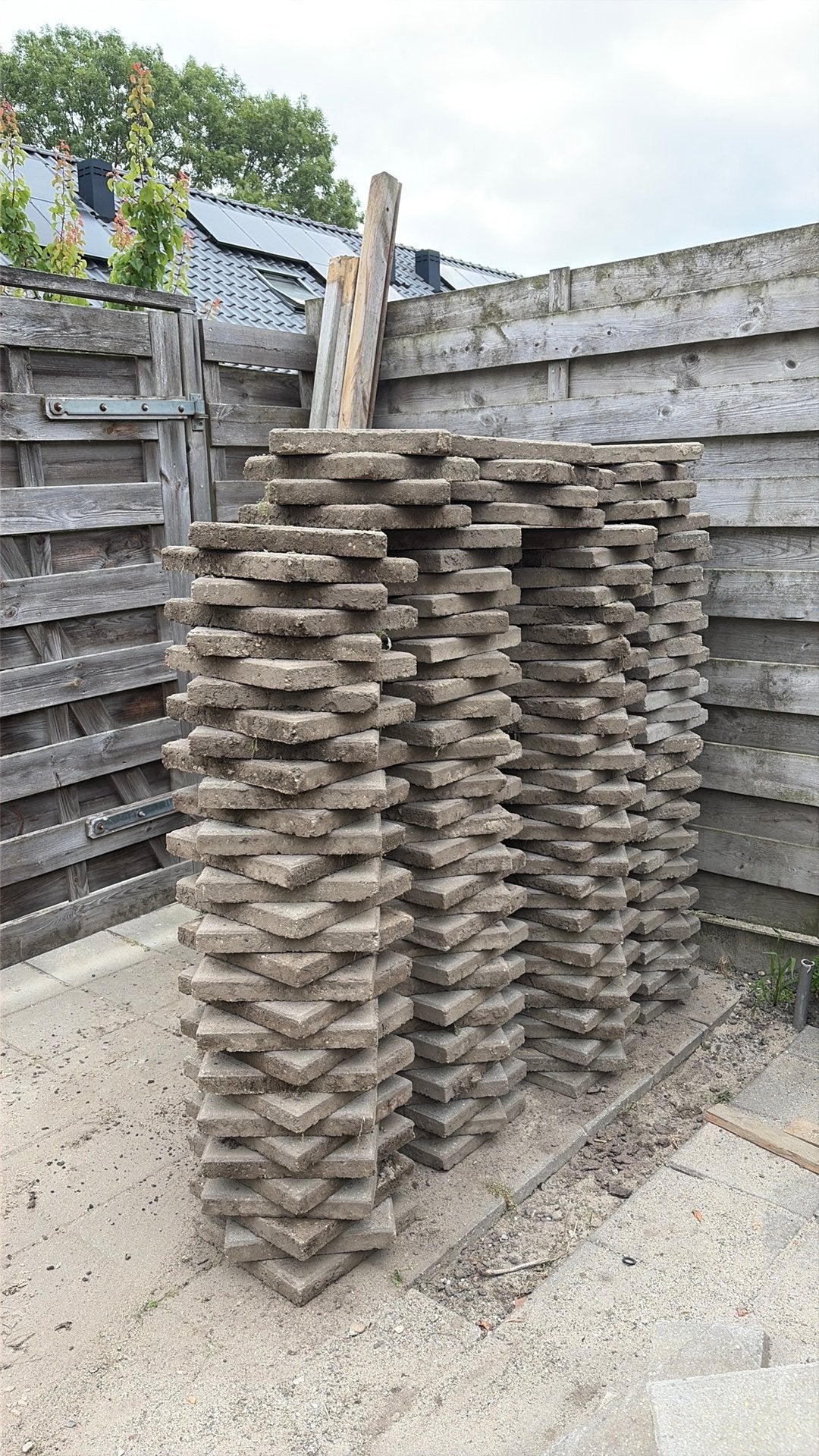 Ca. 180 30x30 betontegels GRATIS, Ophalen of Verzenden, Zo goed als nieuw, Minder dan 180 cm, Palen