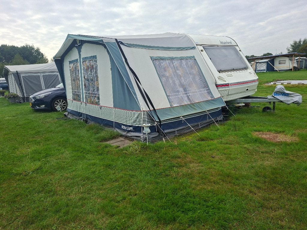 Beyerland Sprinter 390-D Carvan met voortent, Dwarsbed, Treinzit, 750 - 1000 kg, Particulier