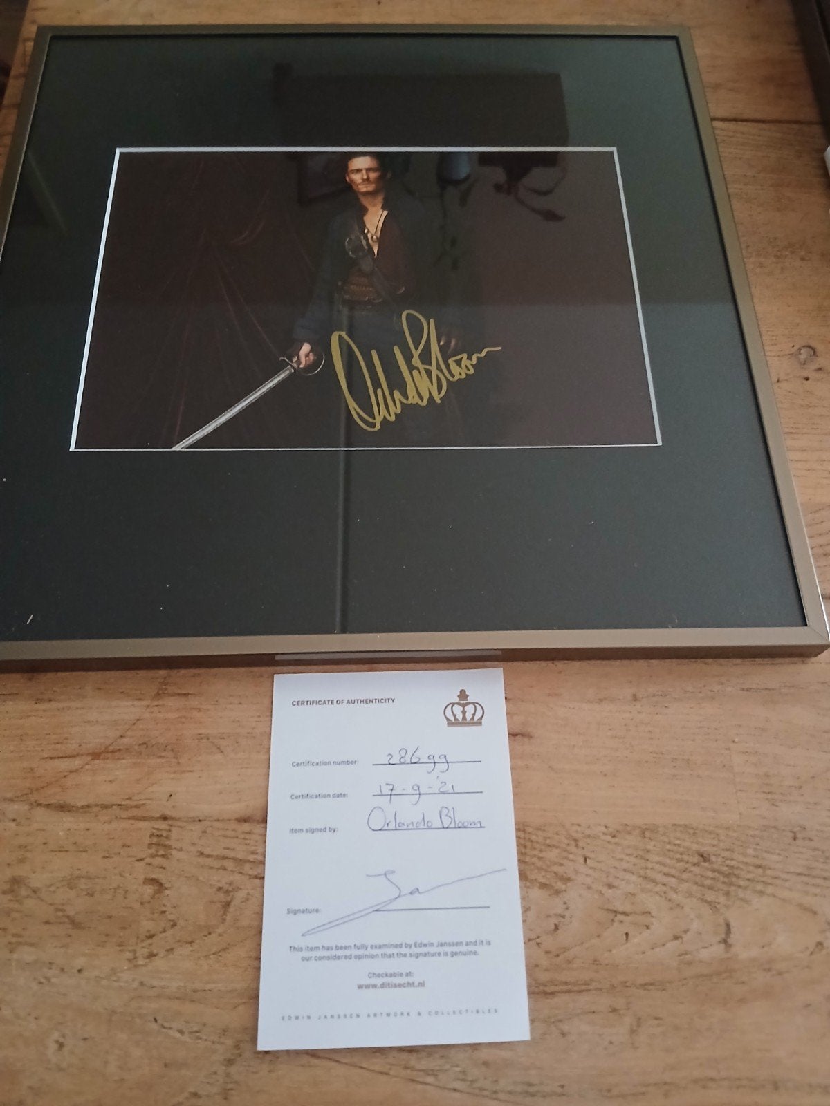 Gesigneerde foto Orlando Bloom (Pirates of the Caribbean), Ophalen, Zo goed als nieuw, Foto of Kaart, Gesigneerd